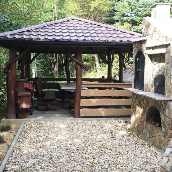 grill z altaną